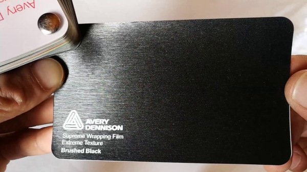 Avery Brushed Black, rozmer 1,52m x 1m